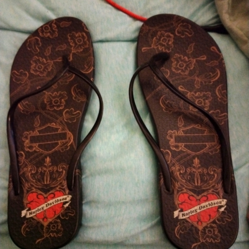 Size9 women's Harley Davidson flip flops